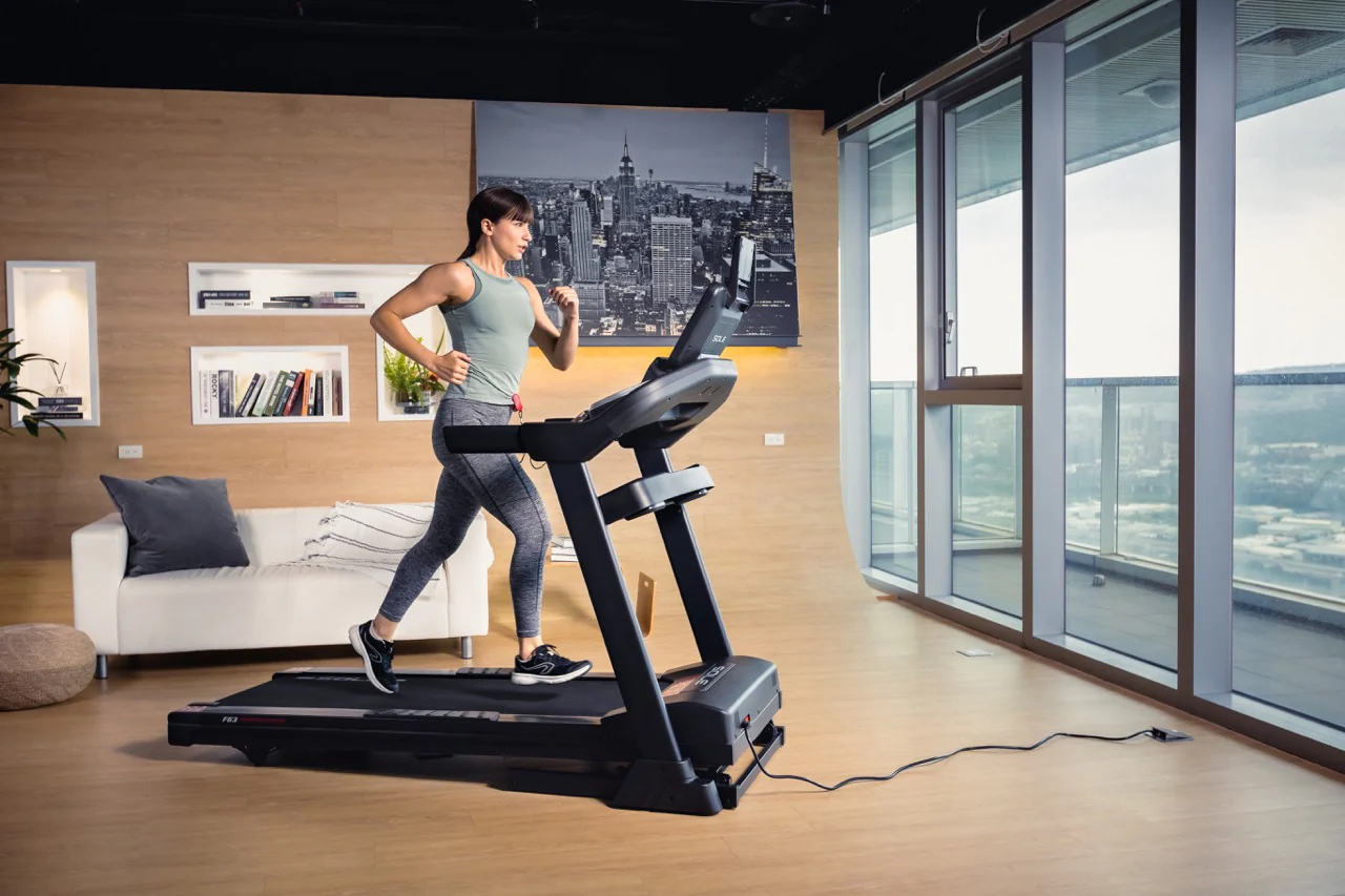 SOLE F63 Treadmill - Image 7